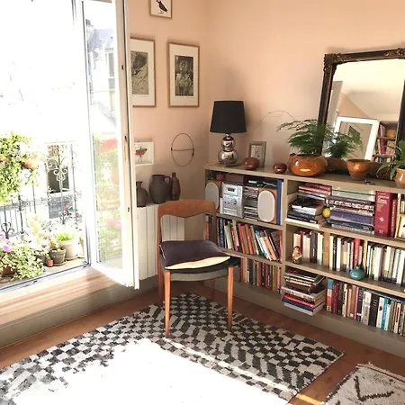 Appartamento Cozy Montmartre With Views Over Rooftops Parigi